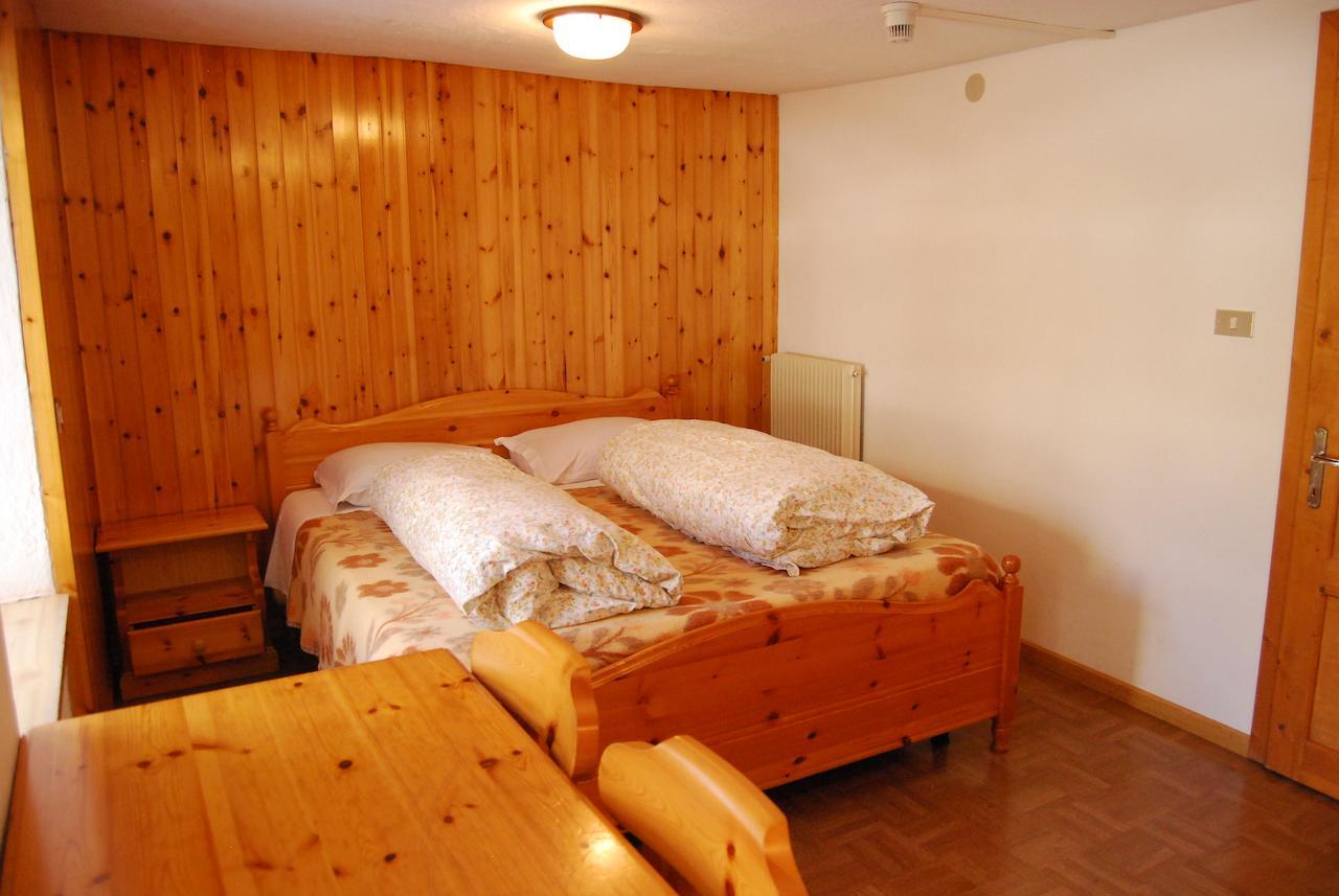 ホテルRifugio Gardeccia Hutte ポッツァ・ディ・ファッサ 部屋 写真